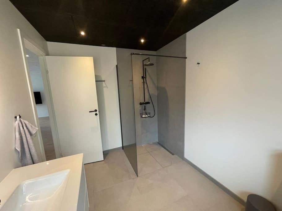 Brand New Flat In Central Клаксвік Екстер'єр фото